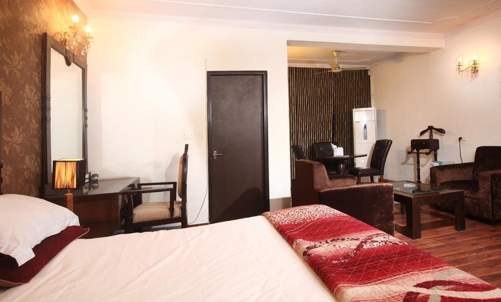 Oyo 358 Sarojini Nagar Hotel New Delhi Luaran gambar