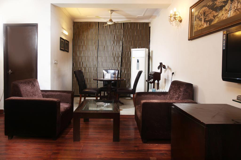 Oyo 358 Sarojini Nagar Hotel New Delhi Luaran gambar