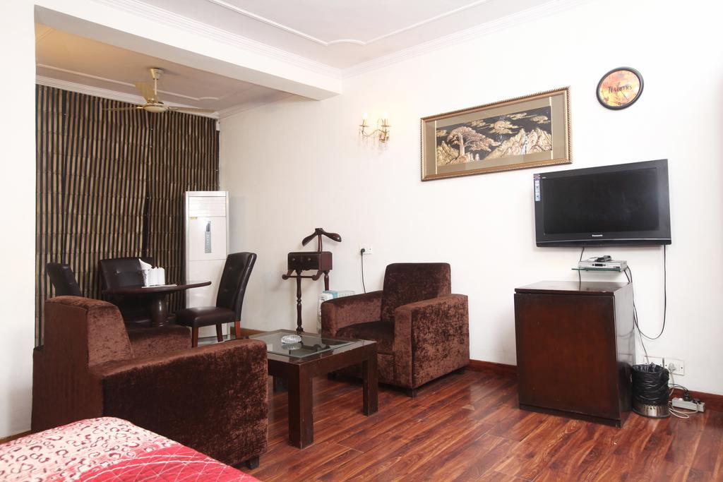 Oyo 358 Sarojini Nagar Hotel New Delhi Bilik gambar