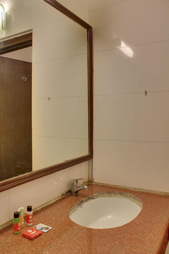 Oyo 358 Sarojini Nagar Hotel New Delhi Luaran gambar